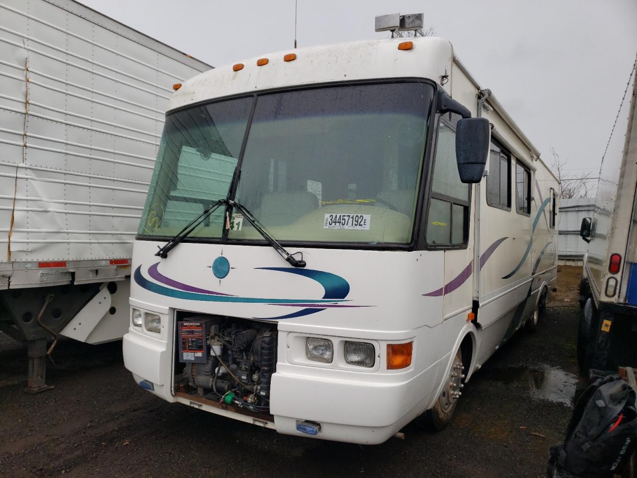 Photo 2 from auction – 2000 FREIGHTLINER CHASSIS X with VIN 4UZ6XJCA7YCG76969