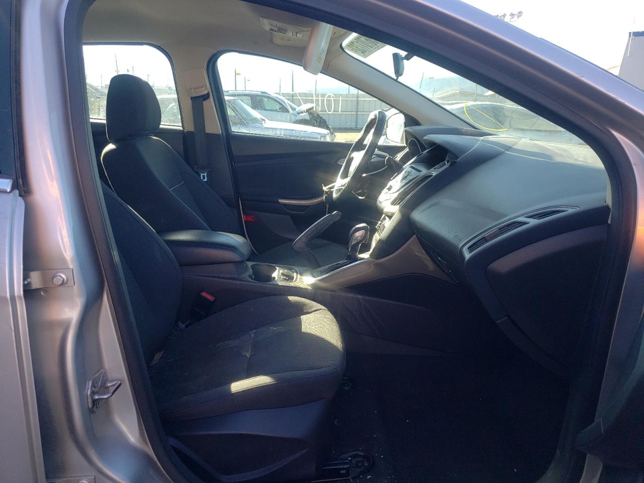 Photo 5 from auction – 2012 FORD FOCUS SEL with VIN 1FAHP3M25CL451090