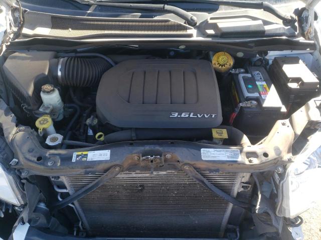 Photo 7 from auction – 2016 CHRYSLER TOWN & COU with VIN 2C4RC1BG1GR165618