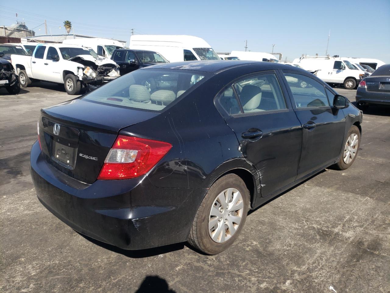 Photo 4 from auction – 2012 HONDA CIVIC LX with VIN 2HGFB2F57CH611969