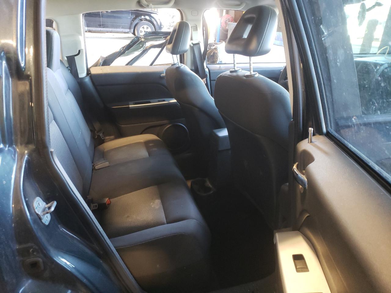 Photo 6 from auction – 2008 JEEP COMPASS SP with VIN 1J8FF47W68D575484