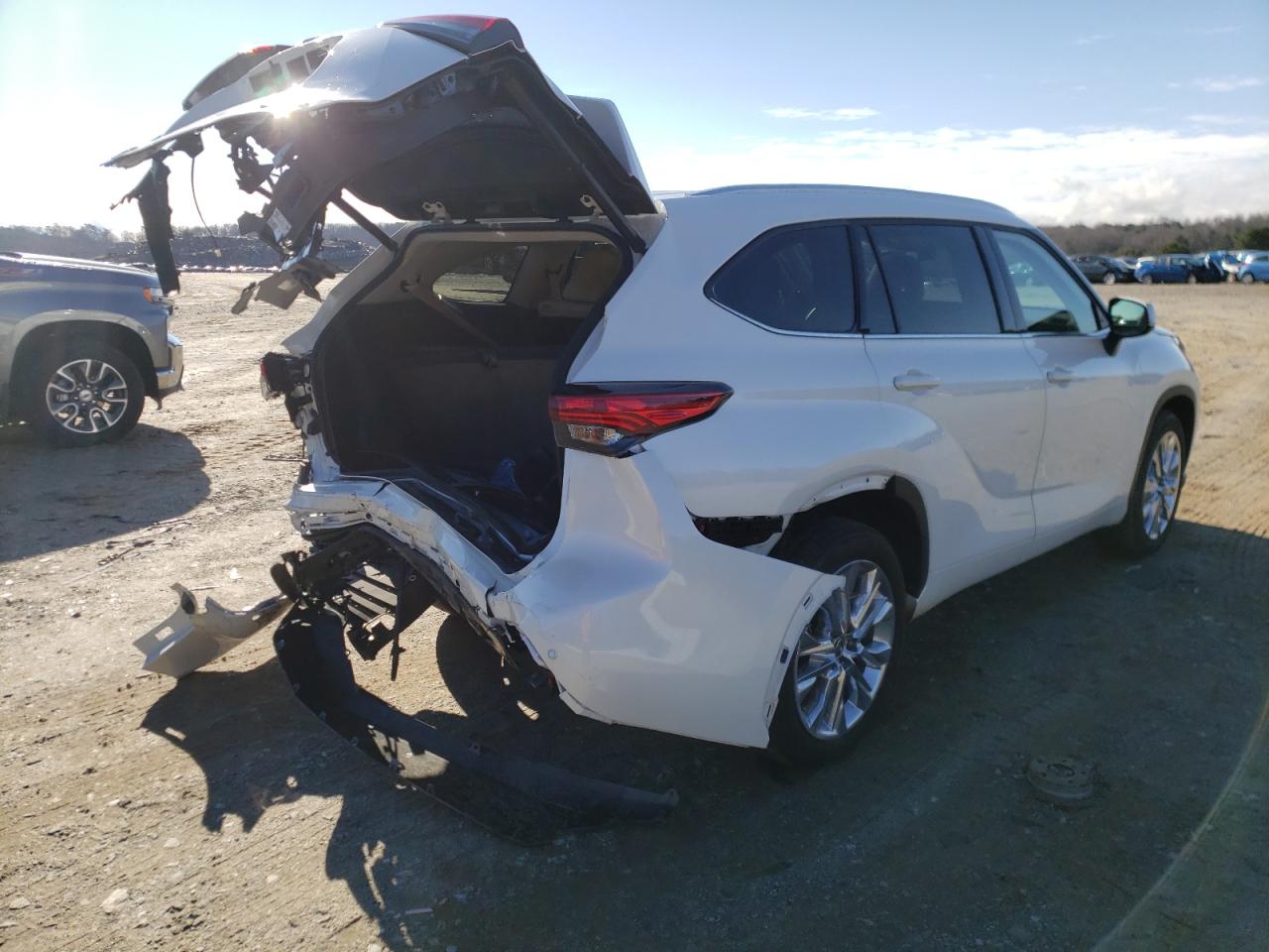 Photo 4 from auction – 2021 TOYOTA HIGHLANDER with VIN 5TDYZRAH6MS069070