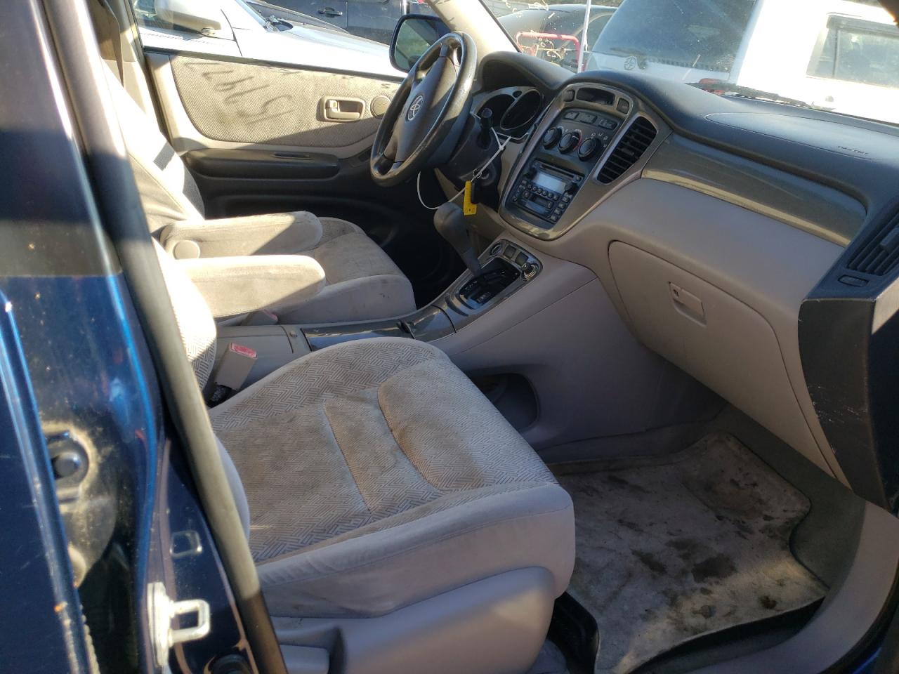 Photo 5 from auction – 2003 TOYOTA HIGHLANDER with VIN JTEHF21A630141577