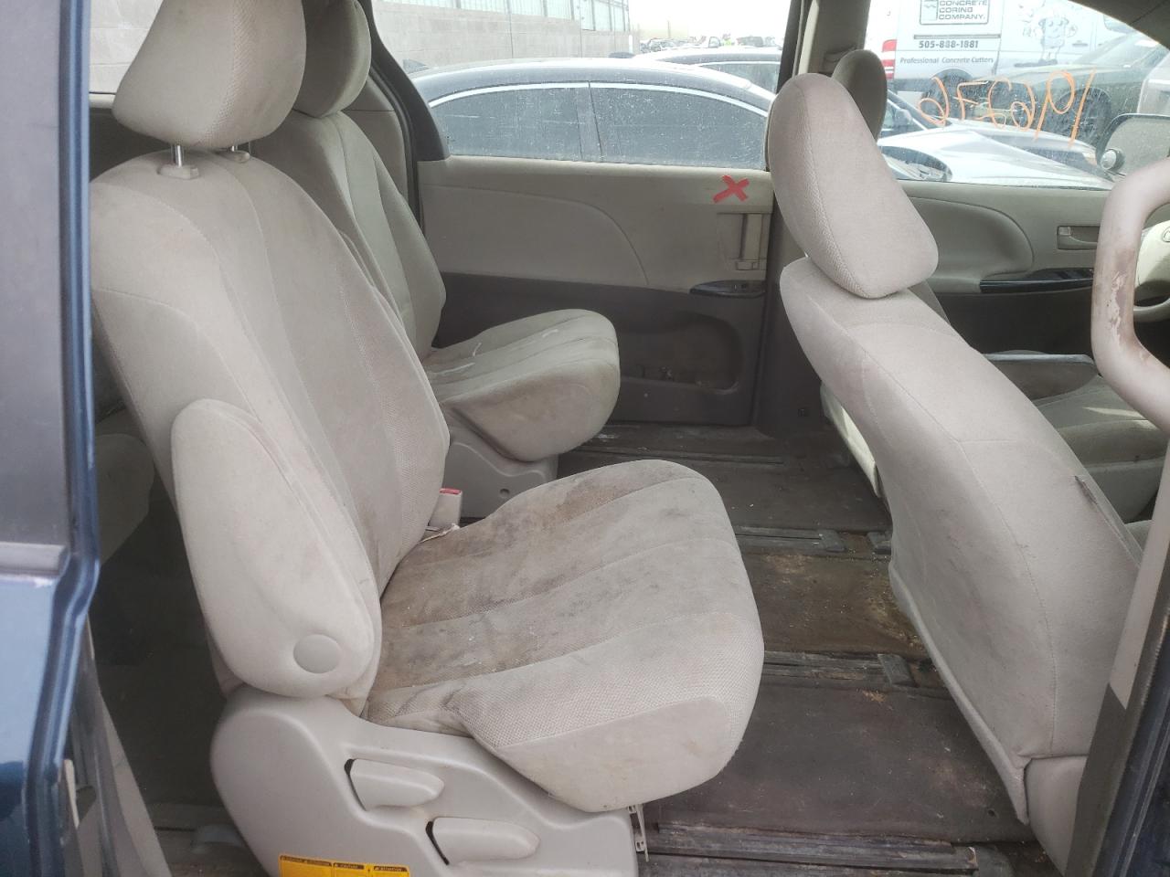 Photo 6 from auction – 2012 TOYOTA SIENNA BAS with VIN 5TDKA3DC2CS011935
