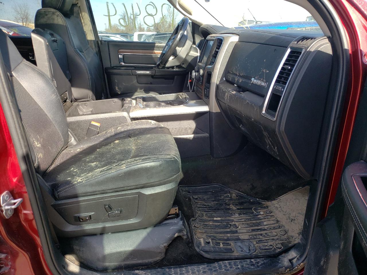 Photo 5 from auction – 2017 RAM 1500 LARAM with VIN 1C6RR7NT1HS863003