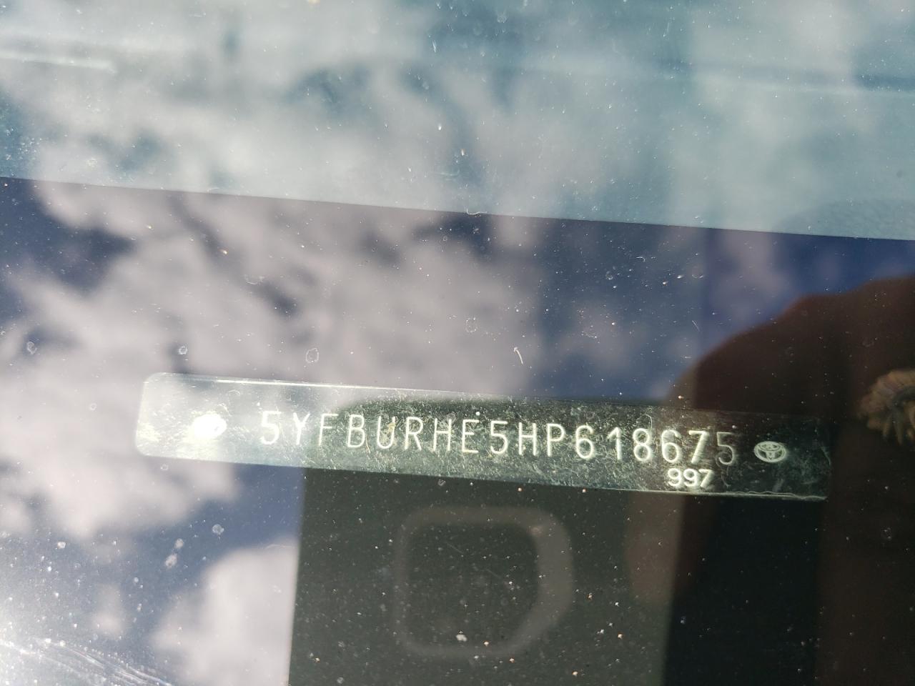 Photo 10 from auction – 2017 TOYOTA COROLLA L with VIN 5YFBURHE5HP618675