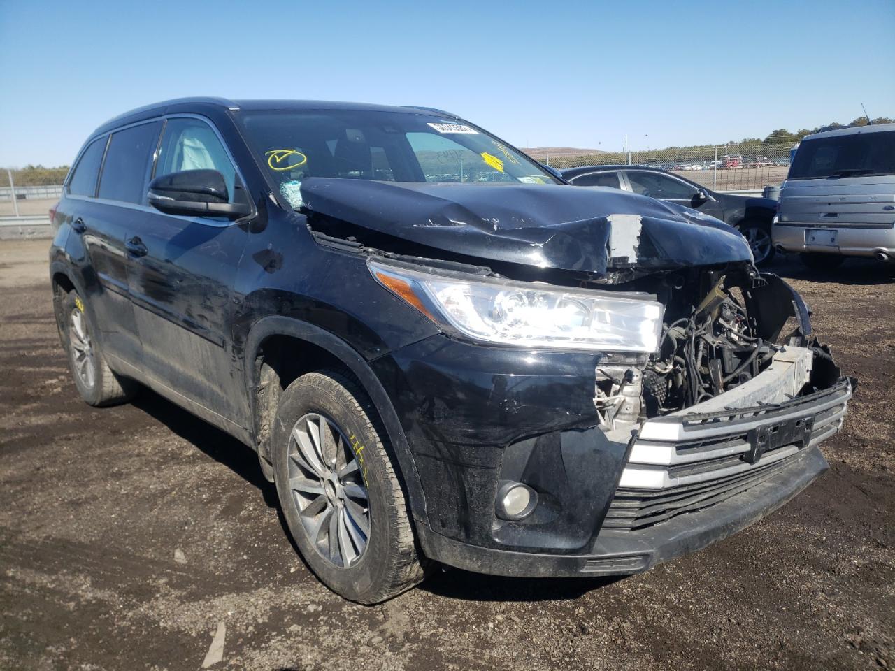TOYOTA HIGHLANDER 2018 with VIN 5TDJZRFH7JS558647 - Photo from auction