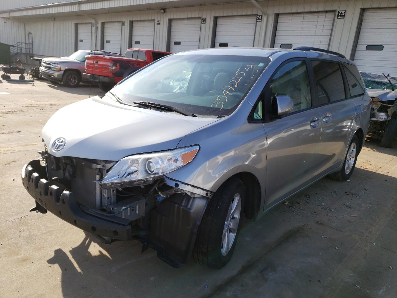 Photo 2 from auction – 2014 TOYOTA SIENNA LE with VIN 5TDKK3DC7ES425227