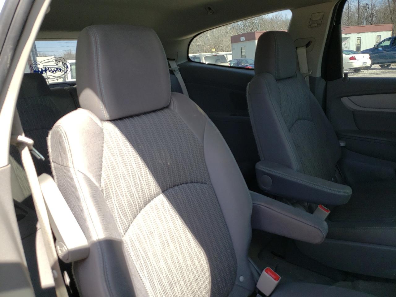 Photo 6 from auction – 2016 CHEVROLET TRAVERSE L with VIN 1GNKRHKD4GJ300505