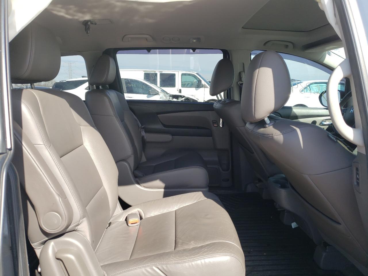 Photo 6 from auction – 2014 HONDA ODYSSEY EX with VIN 5FNRL5H62EB063890