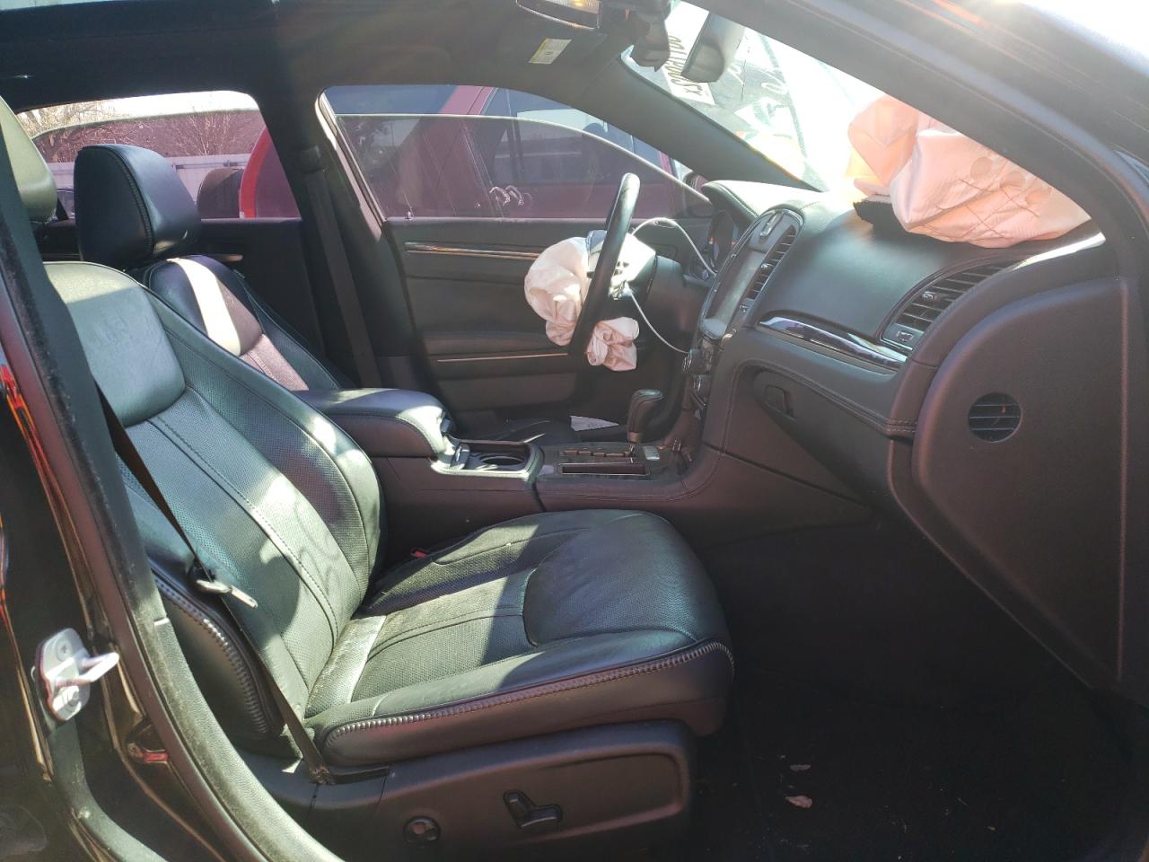 Photo 5 from auction – 2013 CHRYSLER 300C VARVA with VIN 2C3CCADT3DH693652