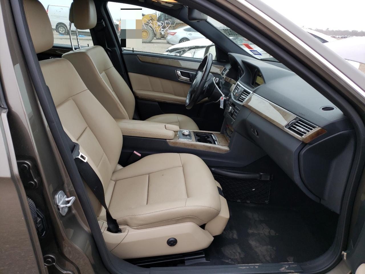 Photo 5 from auction – 2011 MERCEDES-BENZ E 350 with VIN WDDHF5GB8BA418279