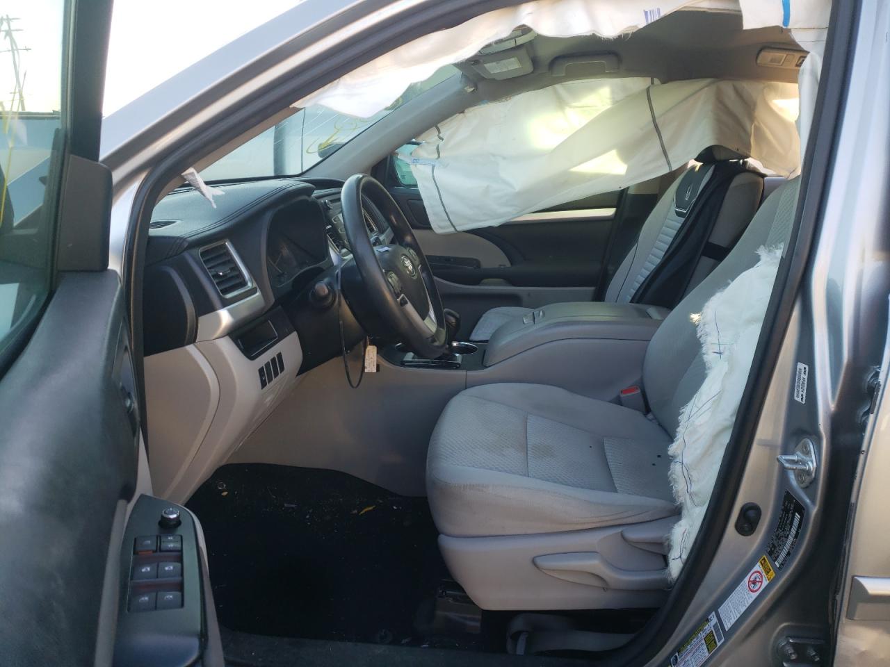 Zdjęcie 5 z aukcji – 2016 TOYOTA HIGHLANDER z VIN 5TDBKRFH6GS300590