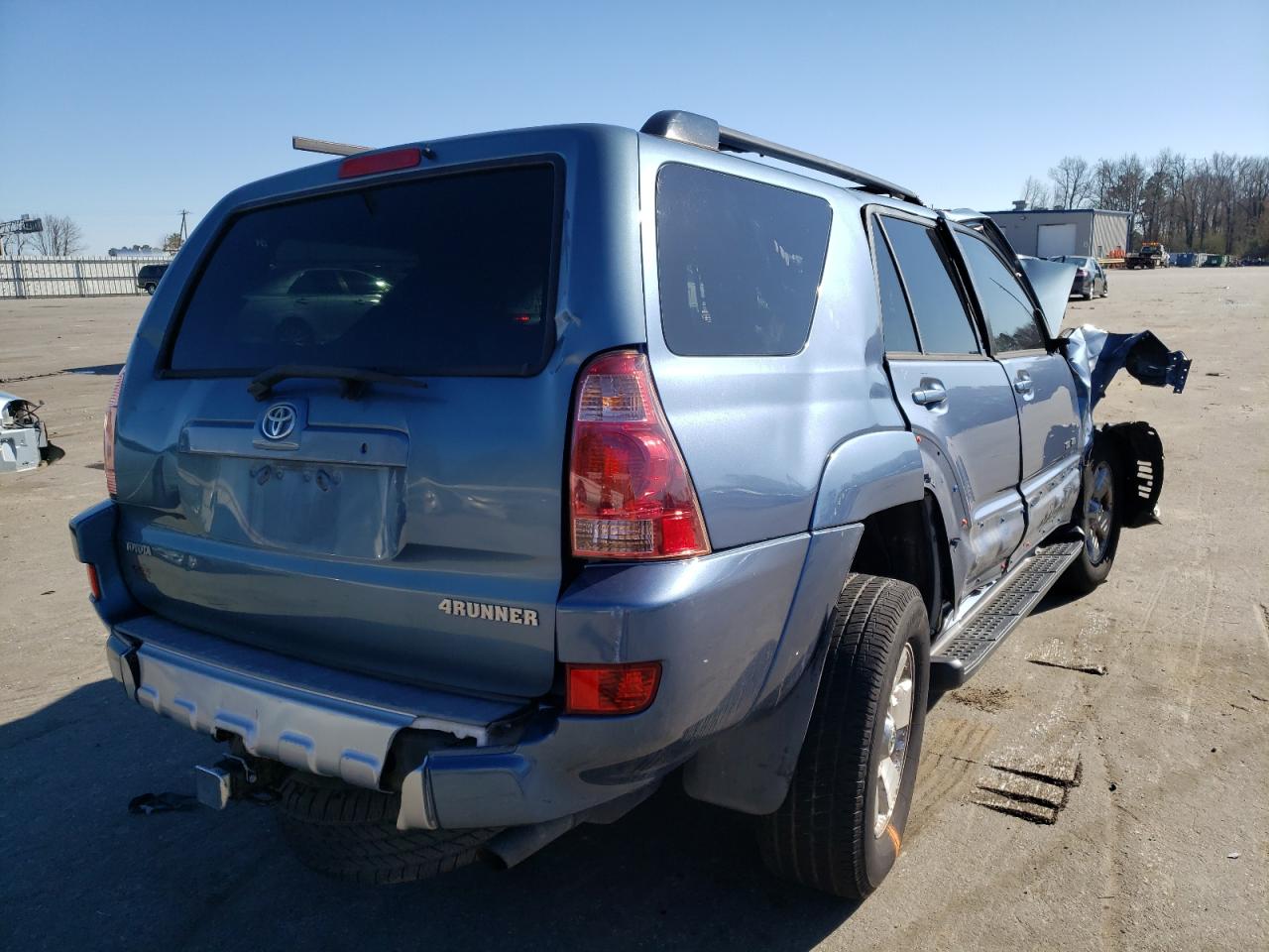 Photo 4 from auction – 2004 TOYOTA 4RUNNER SR with VIN JTEBU14R640055033