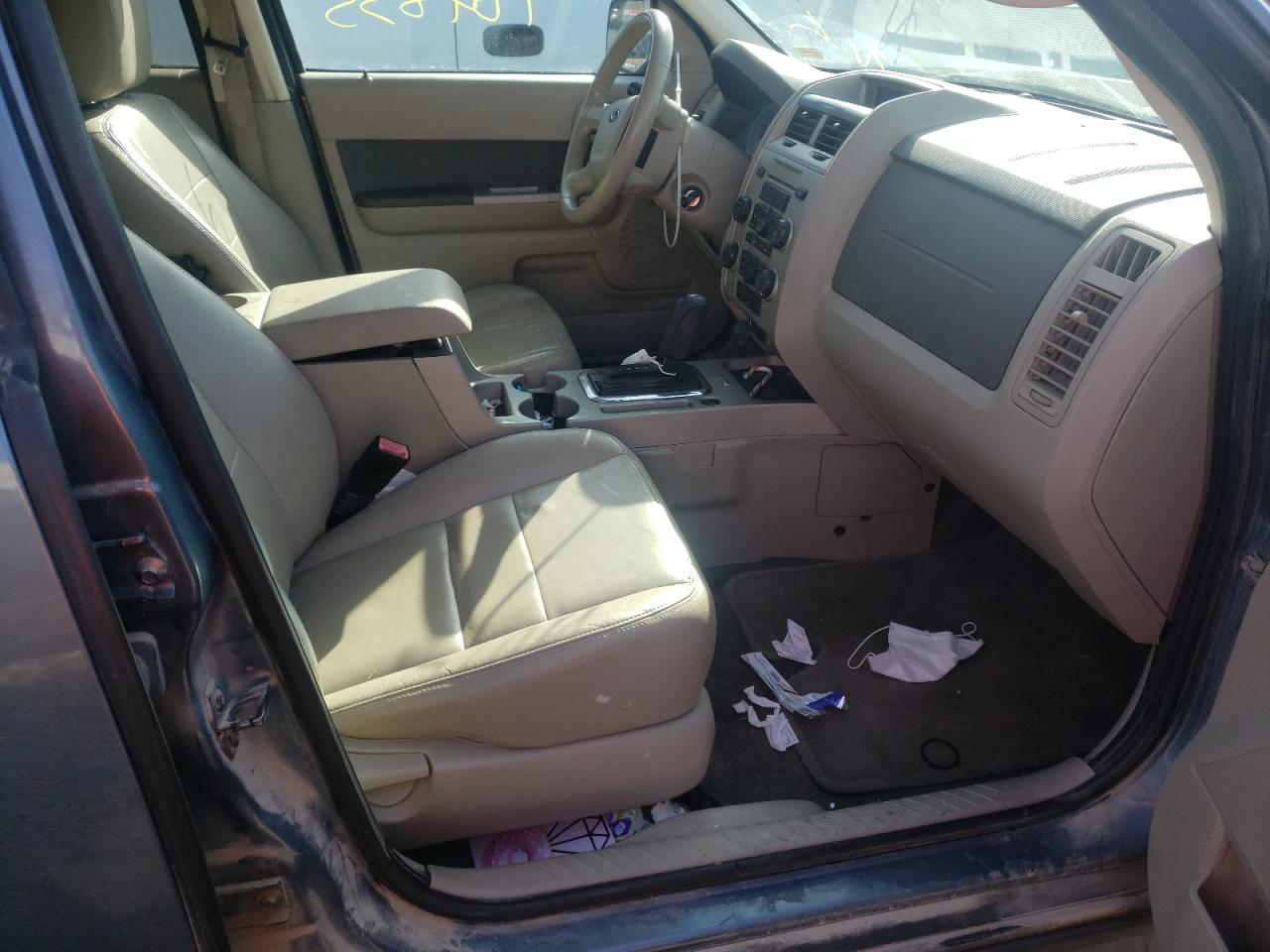Photo 5 from auction – 2011 FORD ESCAPE XLT with VIN 1FMCU9D7XBKC54945