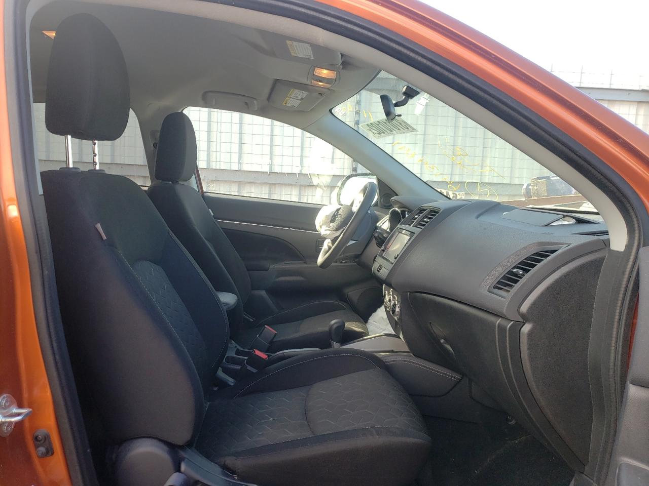 Photo 5 from auction – 2020 MITSUBISHI OUTLANDER with VIN JA4AR3AU0LU012072