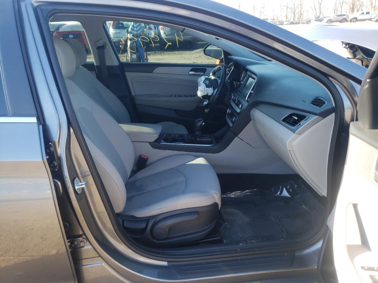 Photo 5 from auction – 2019 HYUNDAI SONATA LIM with VIN 5NPE34AF4KH734606