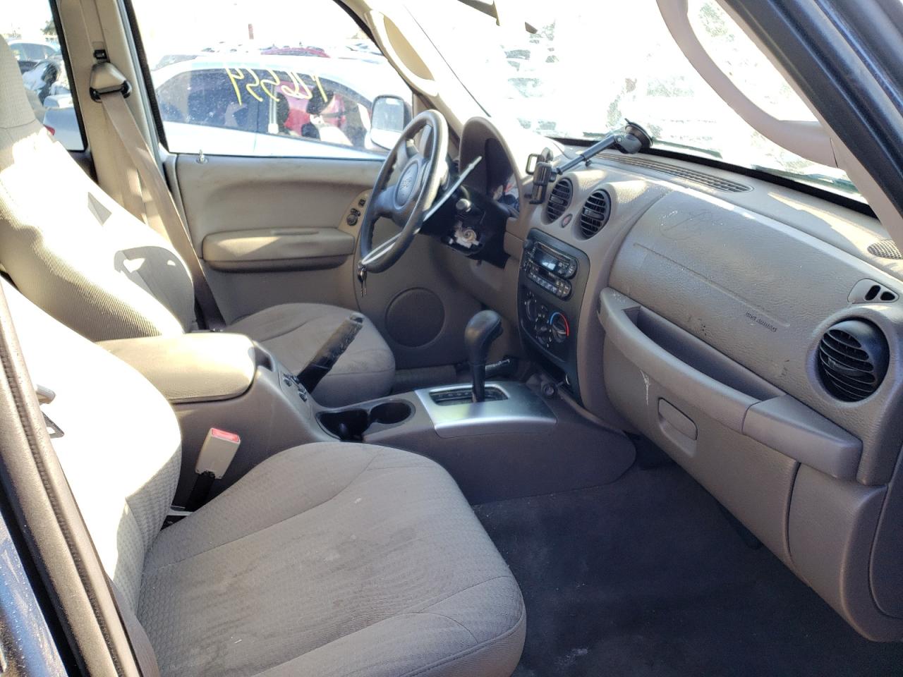 Photo 5 from auction – 2004 JEEP LIBERTY SP with VIN 1J4GL48K74W145794