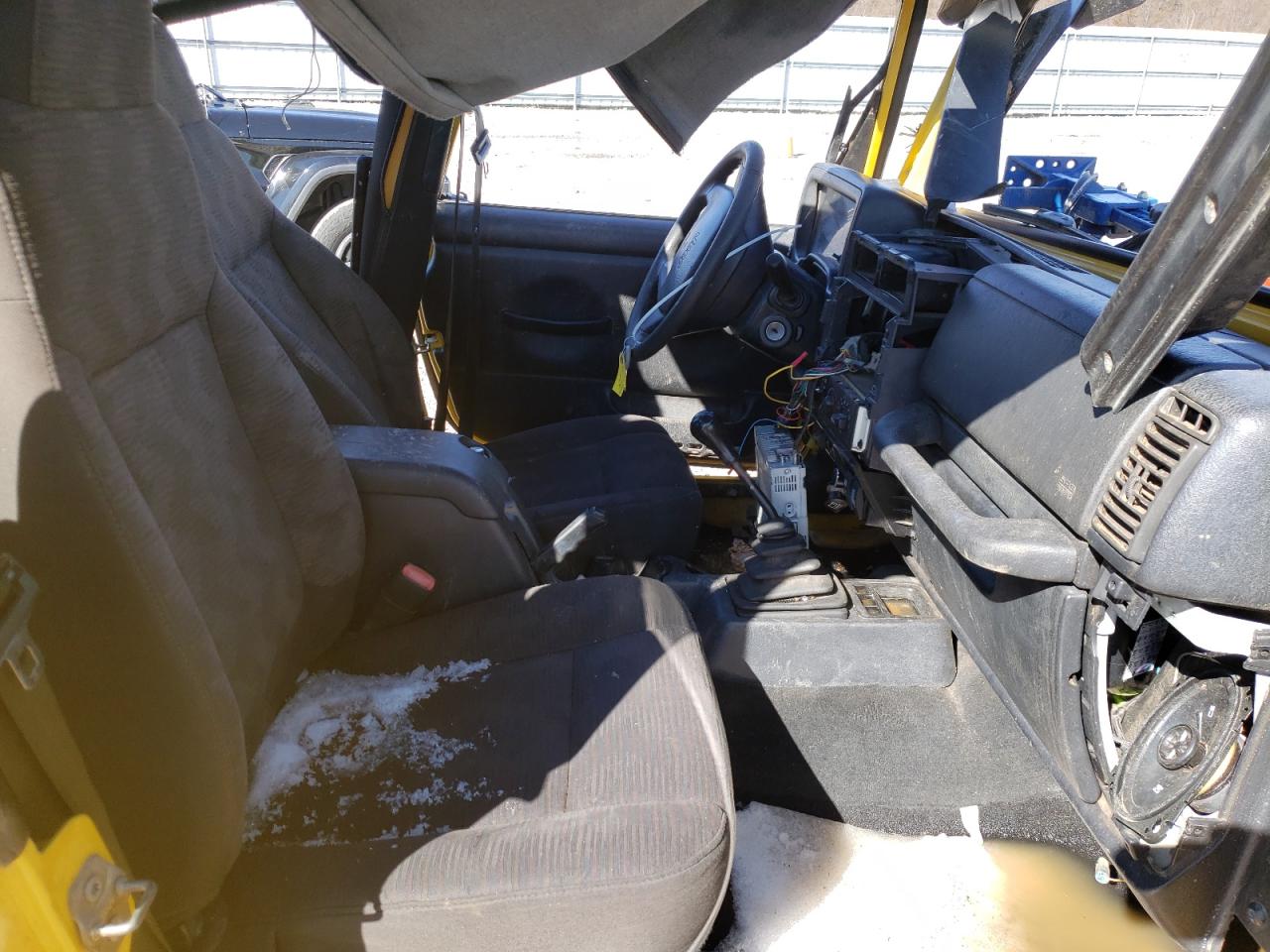 Photo 5 from auction – 2004 JEEP WRANGLER X with VIN 1J4FA39S74P743727