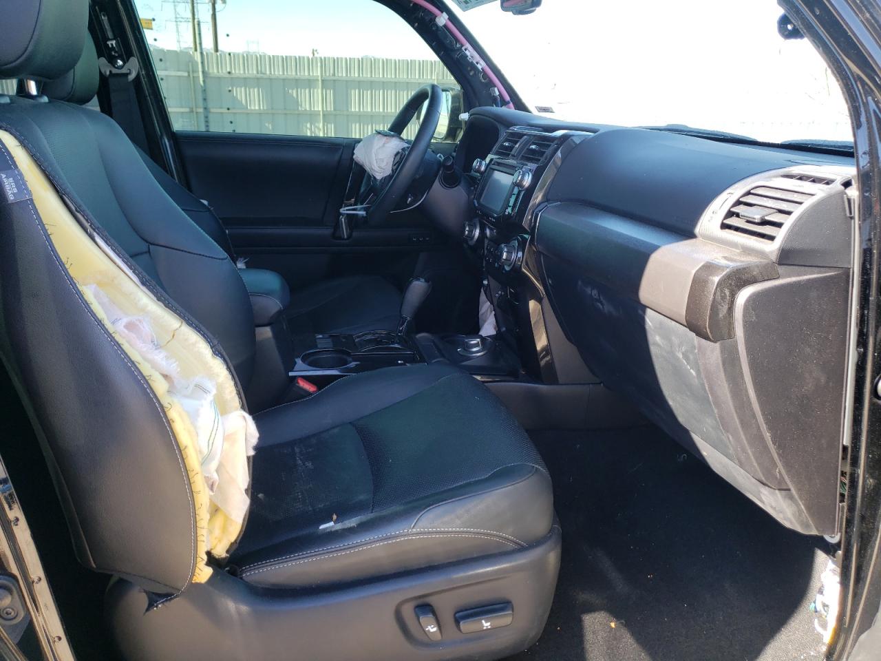 Photo 5 from auction – 2019 TOYOTA 4RUNNER SR with VIN JTEBU5JR0K5679261