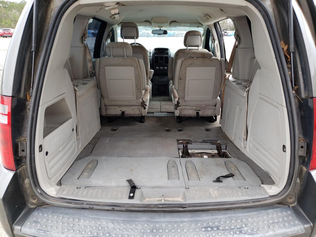 Photo 9 from auction – 2010 DODGE GRAND CARA with VIN 2D4RN4DE0AR340071