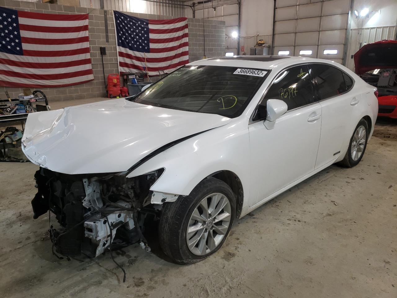 Foto 2 de la subasta – 2015 LEXUS ES 300H con VIN JTHBW1GG6F2094624