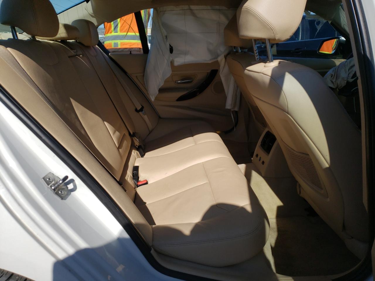 Photo 6 from auction – 2013 BMW 3 SERIES with VIN WBA3B5C57DF592167