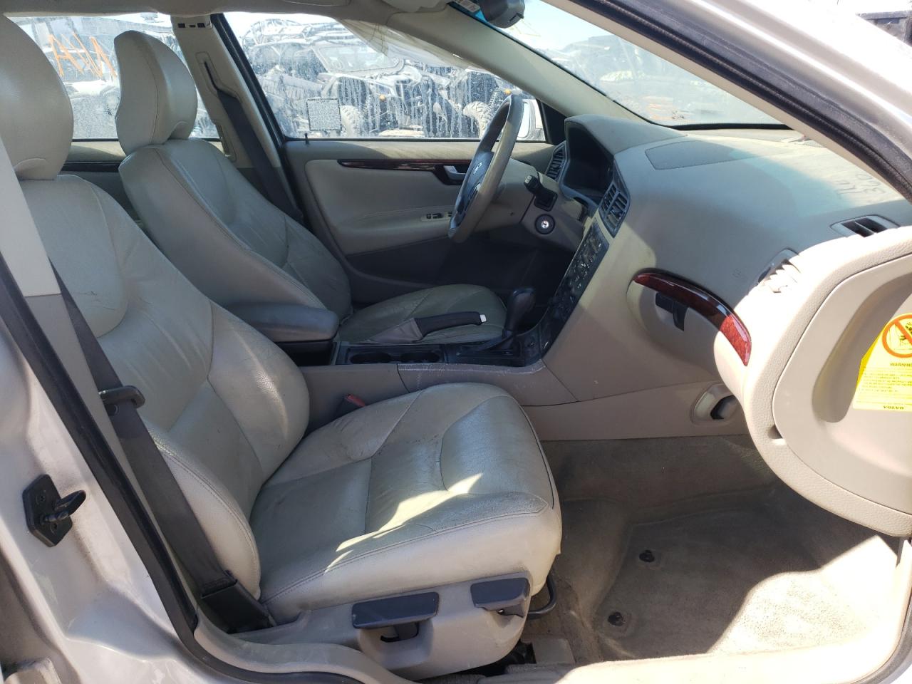Photo 5 from auction – 2004 VOLVO V70 with VIN YV1SW61T842396850