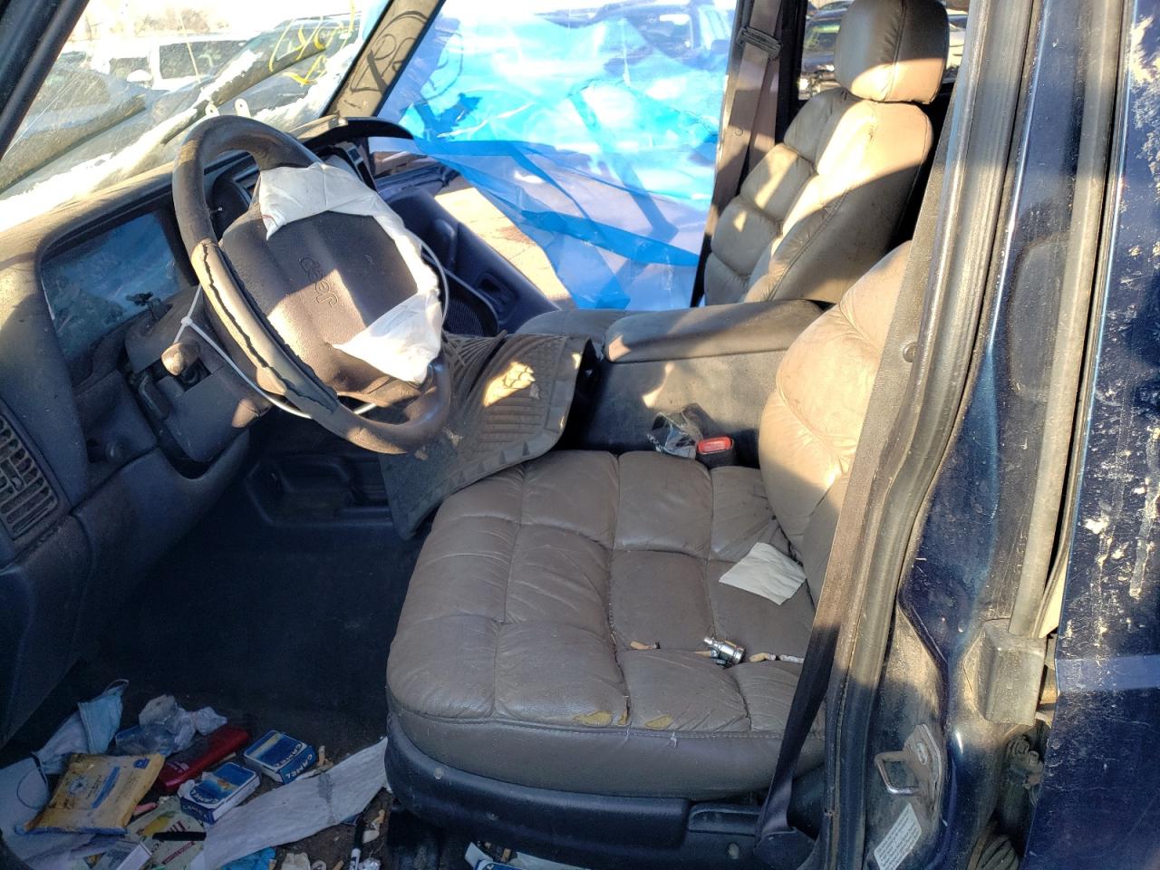 Photo 5 from auction – 2000 JEEP CHEROKEE S with VIN 1J4FF48S8YL239225