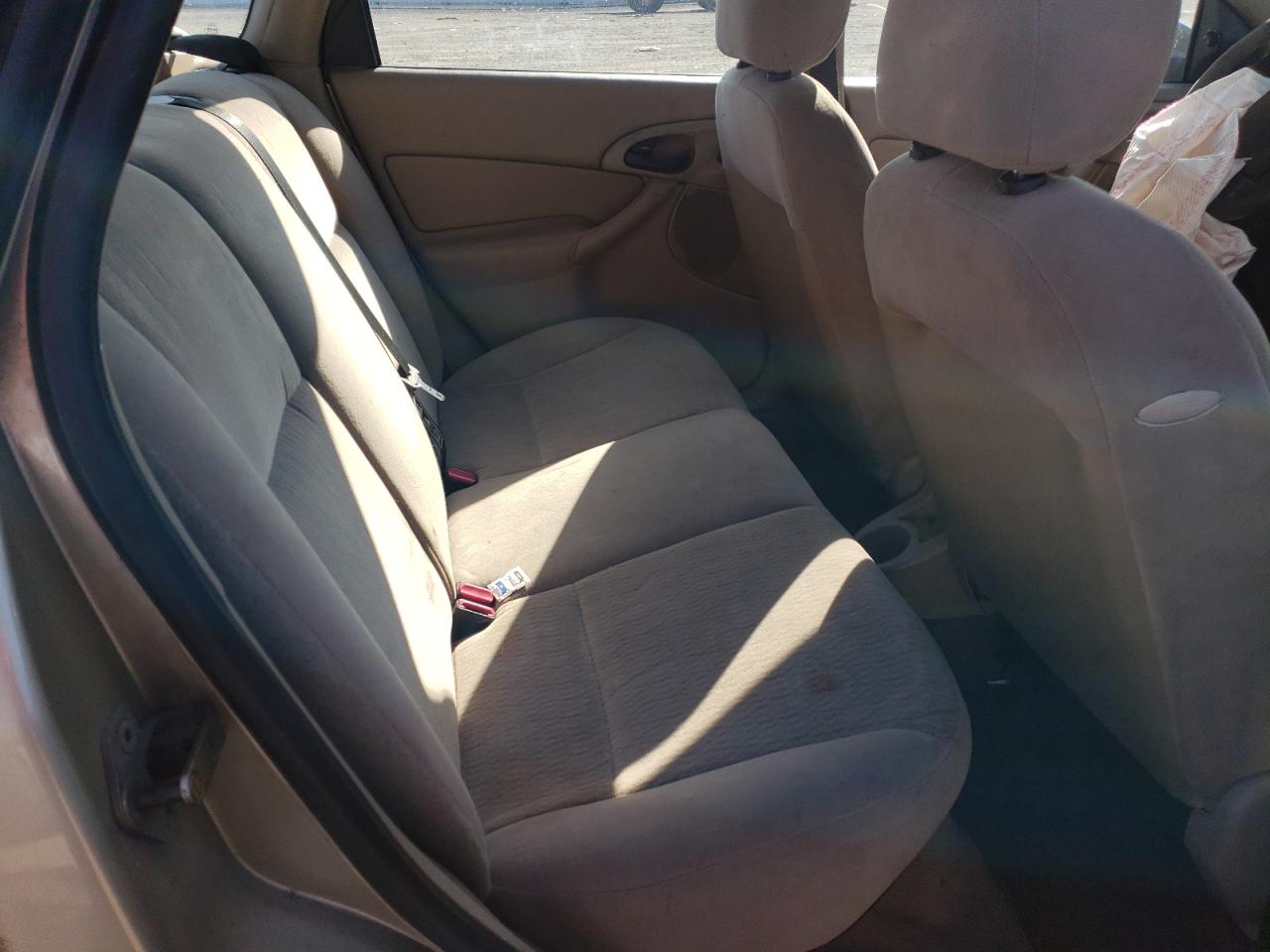 Photo 6 from auction – 2000 FORD FOCUS with VIN 1FAHP3639YW303763