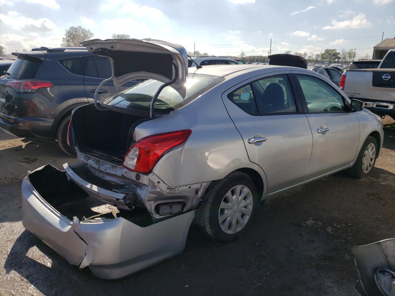 Photo 4 from auction – 2019 NISSAN VERSA S with VIN 3N1CN7AP3KL851222