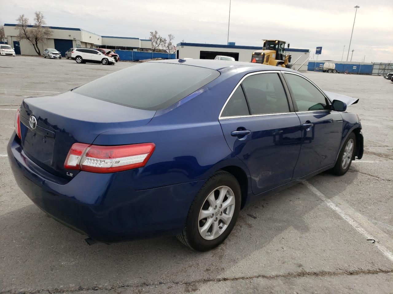 Photo 4 from auction – 2011 TOYOTA CAMRY BASE with VIN 4T1BF3EK1BU647937