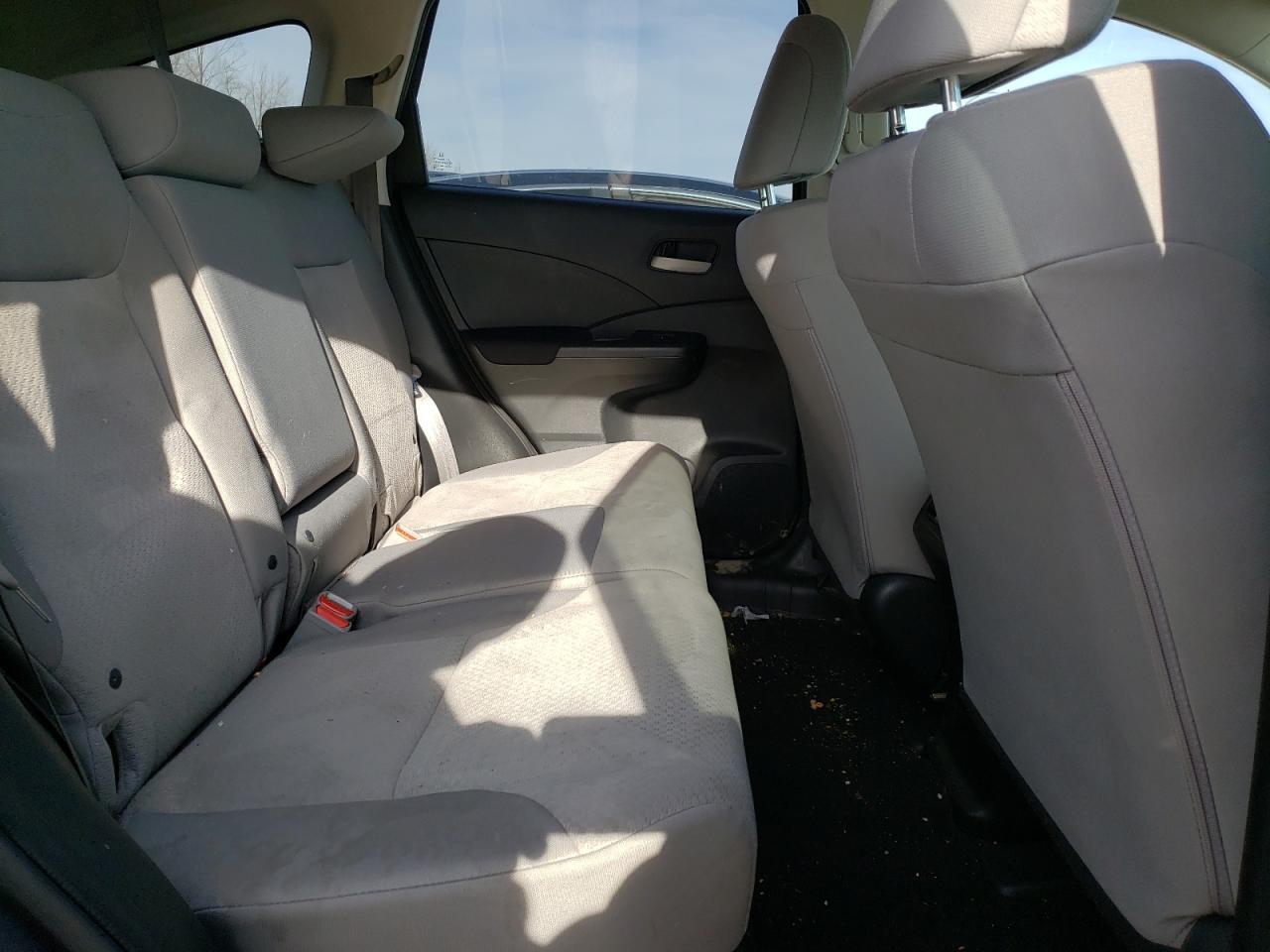 Photo 6 from auction – 2016 HONDA CR-V SE with VIN 5J6RM4H40GL015529