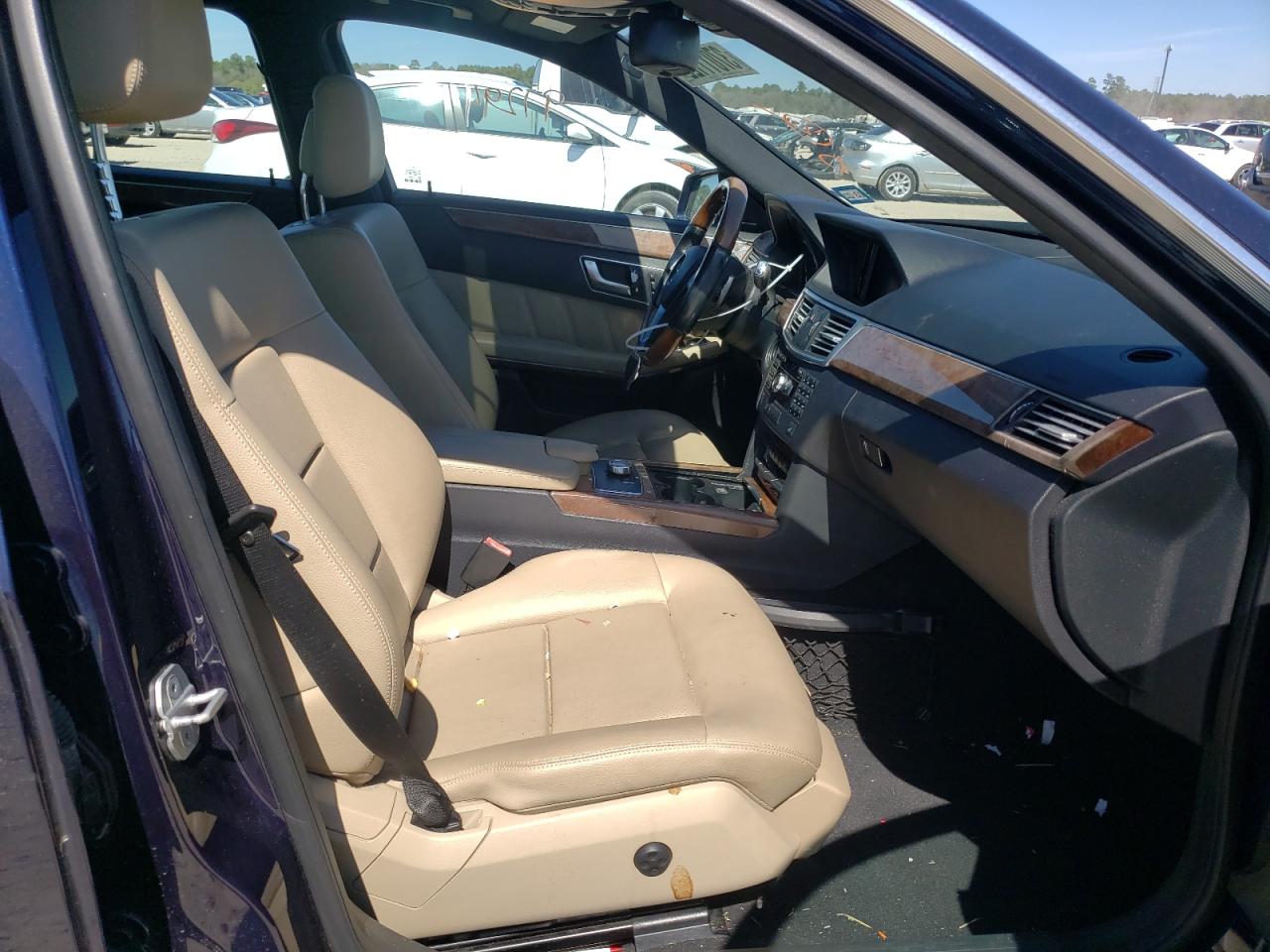 Photo 5 from auction – 2013 MERCEDES-BENZ E 350 with VIN WDDHF5KB1DA671180