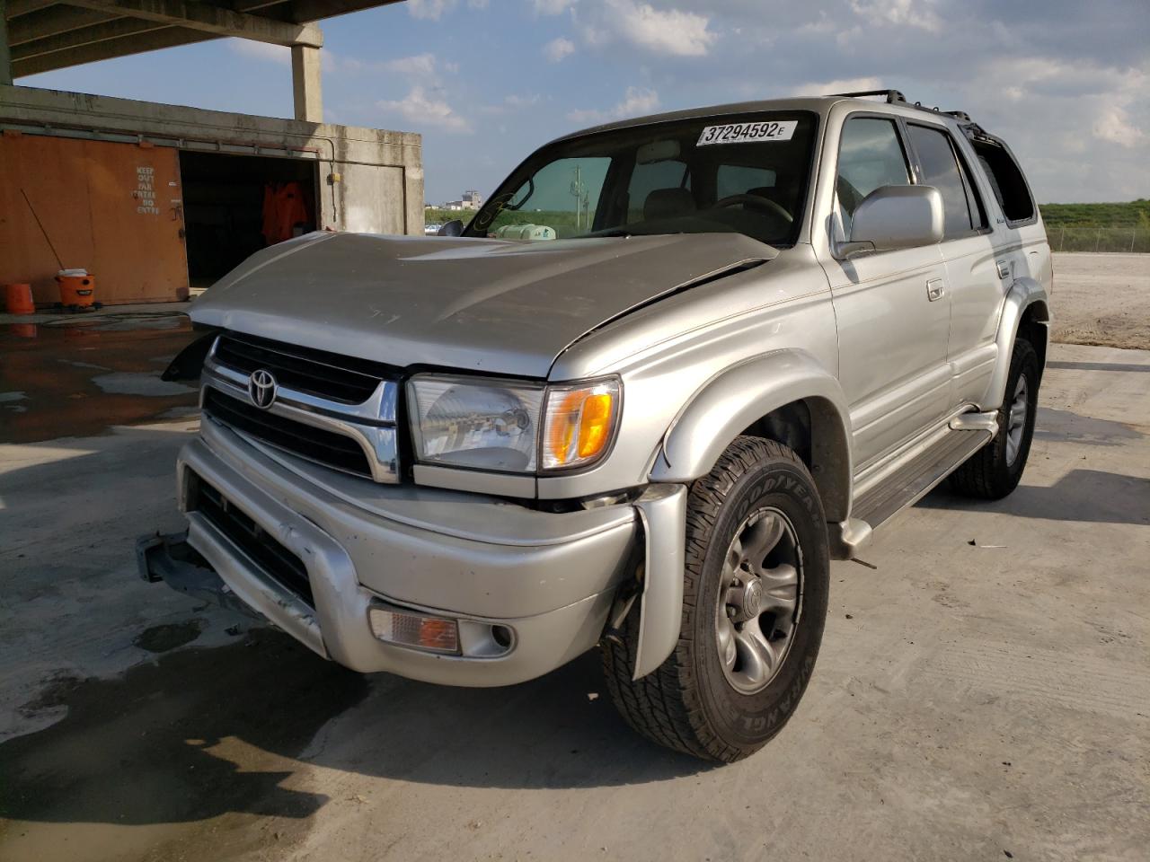 Photo 2 from auction – 2002 TOYOTA 4RUNNER LI with VIN JT3HN87R020378012