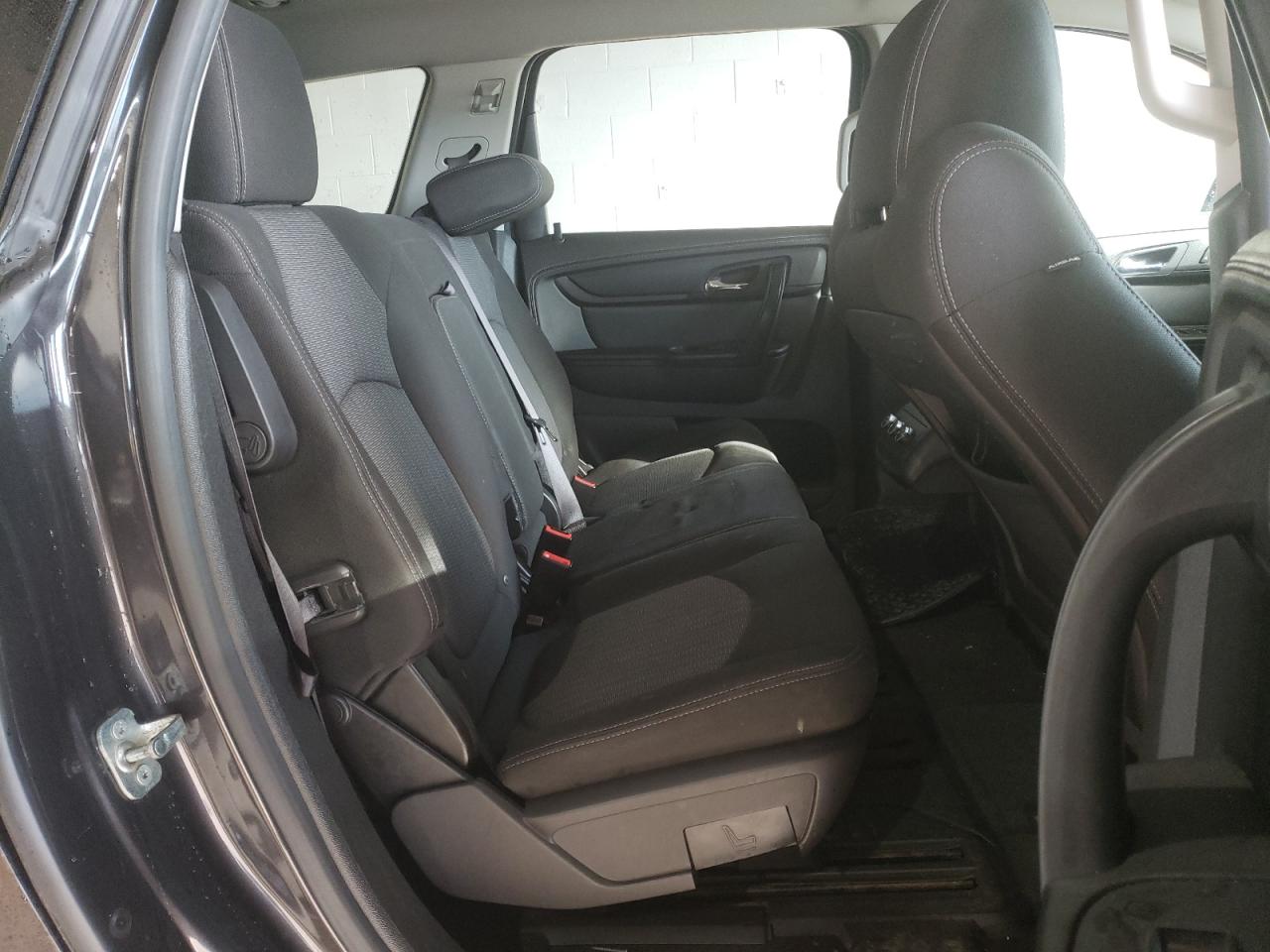 Photo 6 from auction – 2015 CHEVROLET TRAVERSE L with VIN 1GNKRGKD8FJ270224
