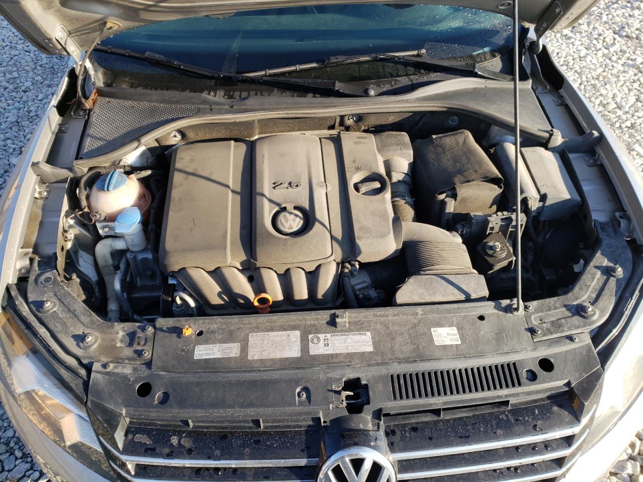 Photo 7 from auction – 2013 VOLKSWAGEN PASSAT S with VIN 1VWAP7A38DC070185