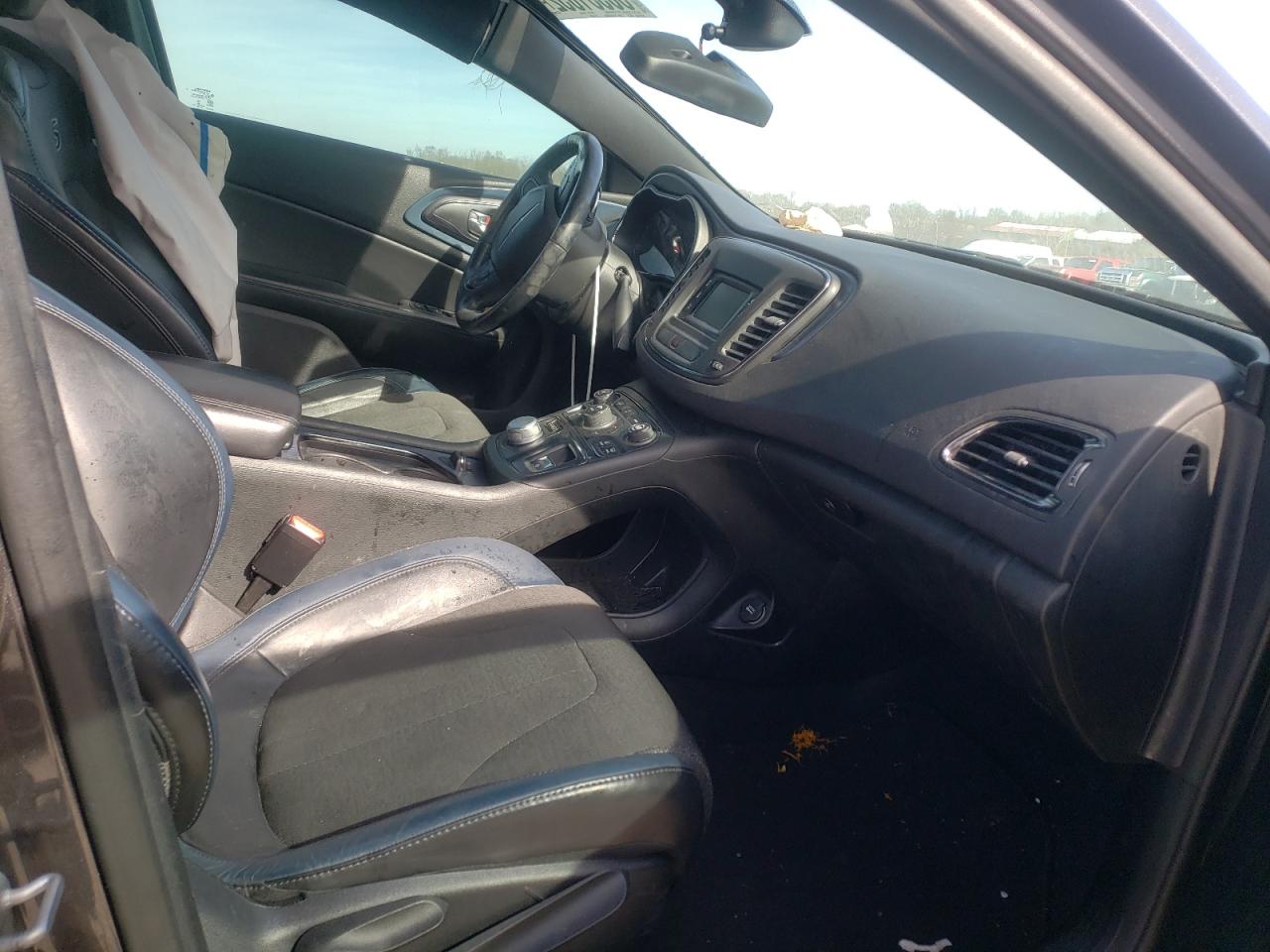 Photo 5 from auction – 2015 CHRYSLER 200 S with VIN 1C3CCCBB2FN545878