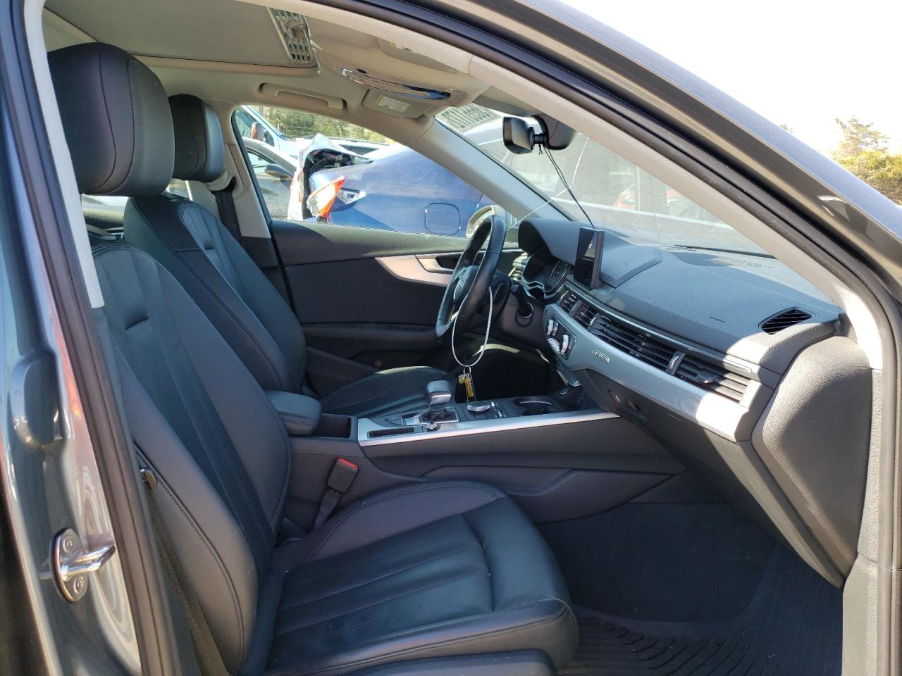 Photo 5 from auction – 2017 AUDI A4 PREMIUM with VIN WAUANAF44HN045864