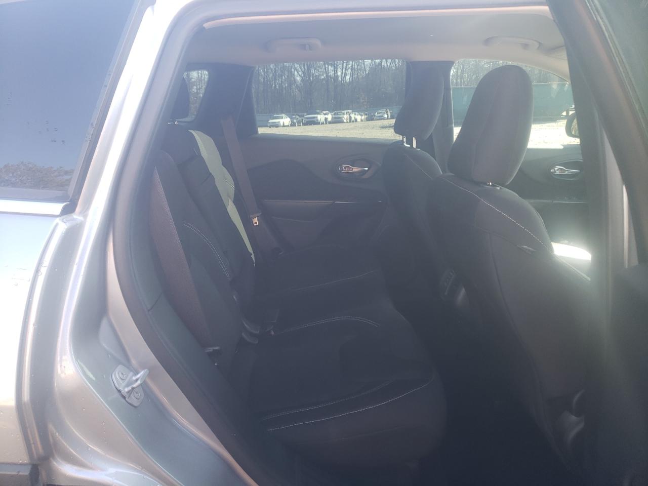 Photo 6 from auction – 2015 JEEP CHEROKEE L with VIN 1C4PJLCB8FW632745