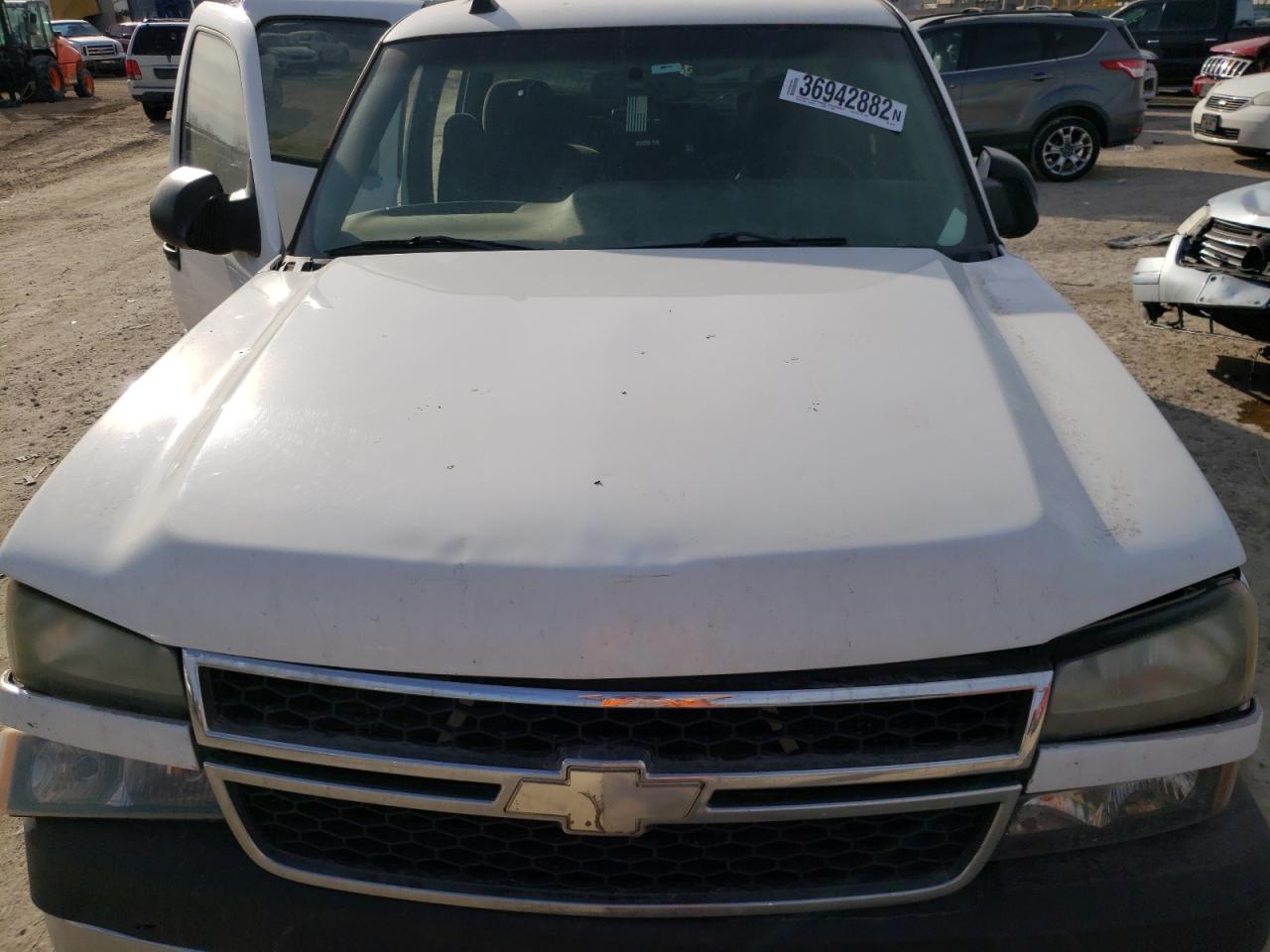 Photo 7 from auction – 2005 CHEVROLET SILVERADO with VIN 1GCHC23205F961575