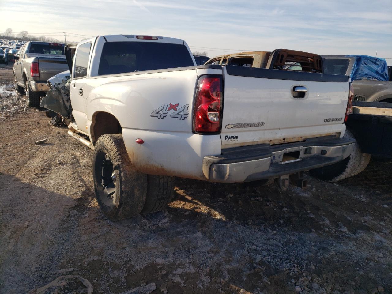 Photo 3 from auction – 2004 CHEVROLET SILVERADO with VIN 1GCJK33274F247824