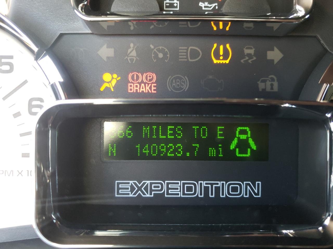 Photo 8 from auction – 2011 FORD EXPEDITION with VIN 1FMJU1K57BEF09480