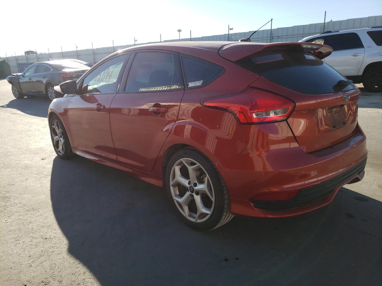 Photo 3 from auction – 2018 FORD FOCUS ST with VIN 1FADP3L96JL247649