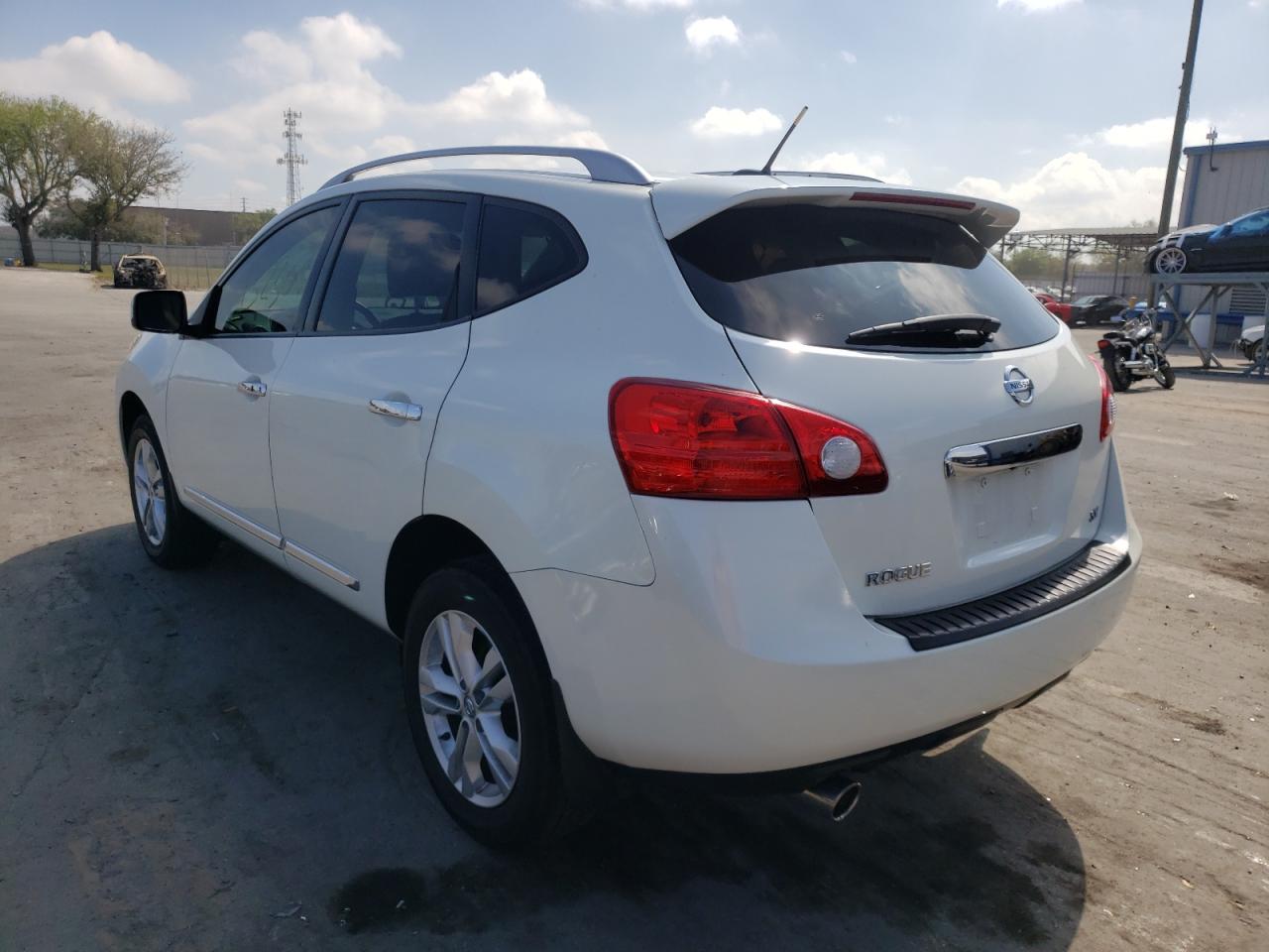 Photo 3 from auction – 2013 NISSAN ROGUE S with VIN JN8AS5MT8DW003803