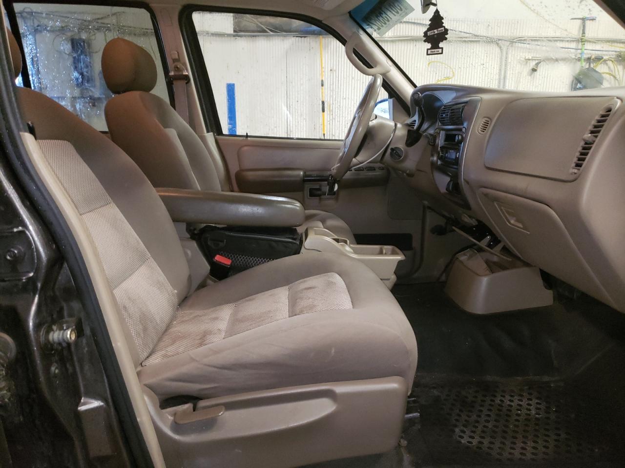 Photo 5 from auction – 2005 FORD EXPLORER S with VIN 1FMZU77K75UB55894