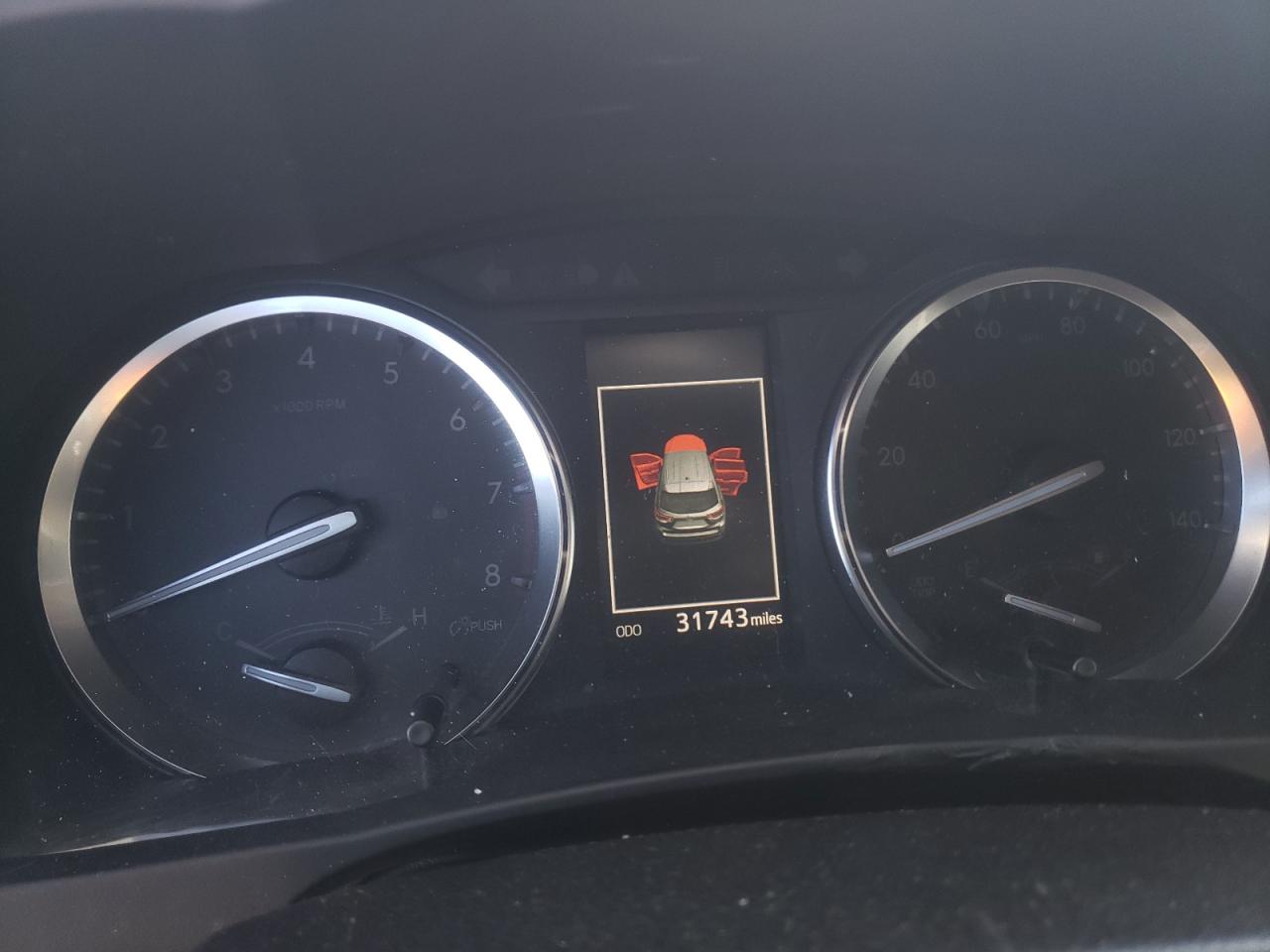 Фото 8 с аукциона – 2018 TOYOTA HIGHLANDER с VIN 5TDJZRFH7JS558647