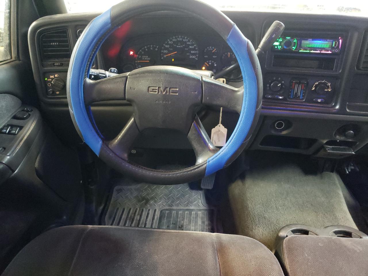 Photo 9 from auction – 2003 GMC NEW SIERRA with VIN 2GTEK19T031284399