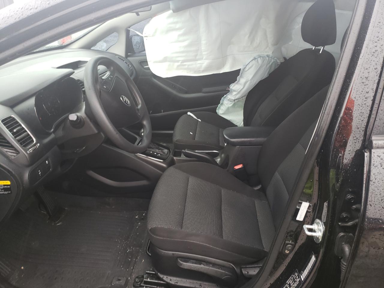 Photo 5 from auction – 2017 KIA FORTE LX with VIN 3KPFK4A78HE086166