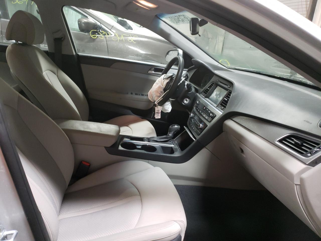 Photo 5 from auction – 2016 HYUNDAI SONATA SE with VIN 5NPE24AF3GH383892